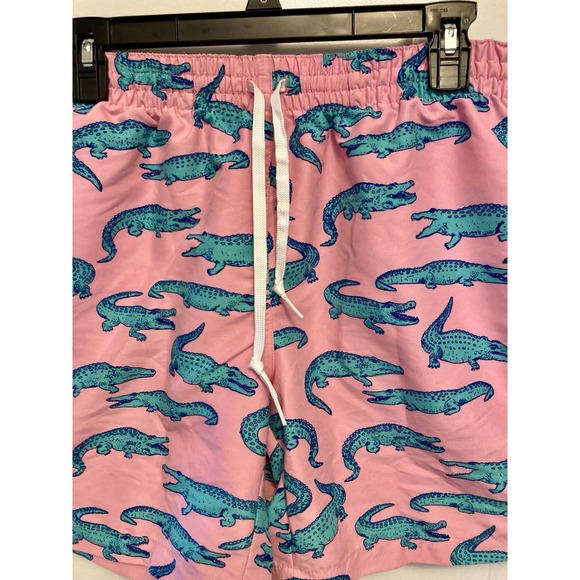 Chubbies Swim Trunks Men's Medium Pink Green‎ Alligator Print 6.5" Beach Shorts - Picture 2 of 6